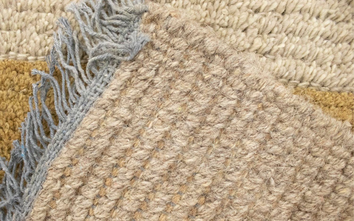 Nepal Teppich 140 x 70 cm - mehrfarbig