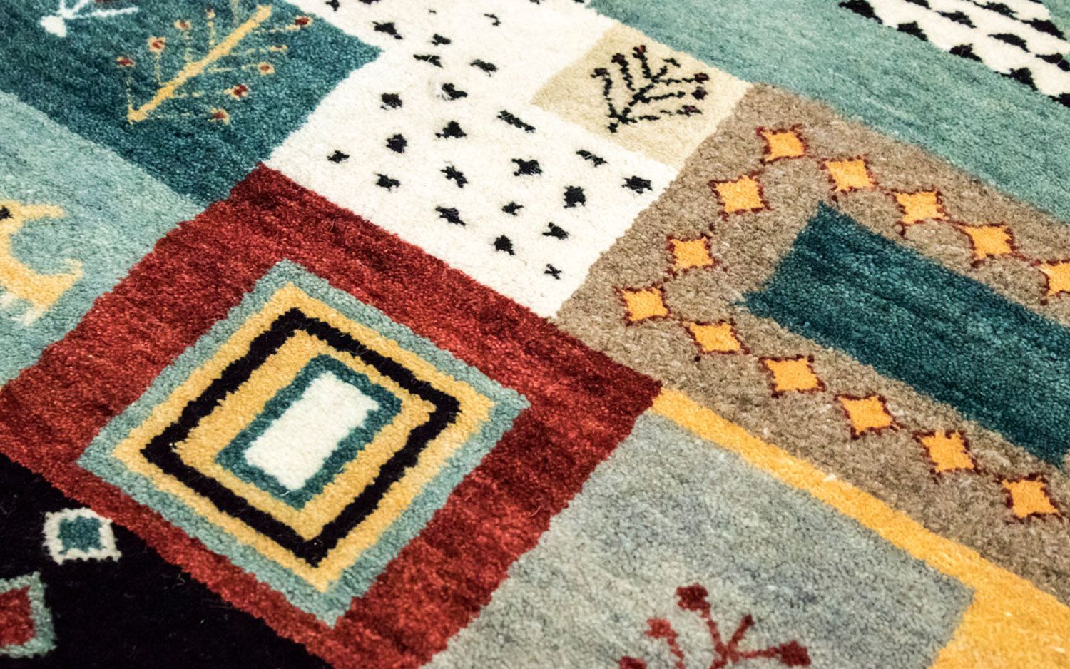 Gabbeh Teppich - Loribaft Indus 198 x 150 cm - bunt